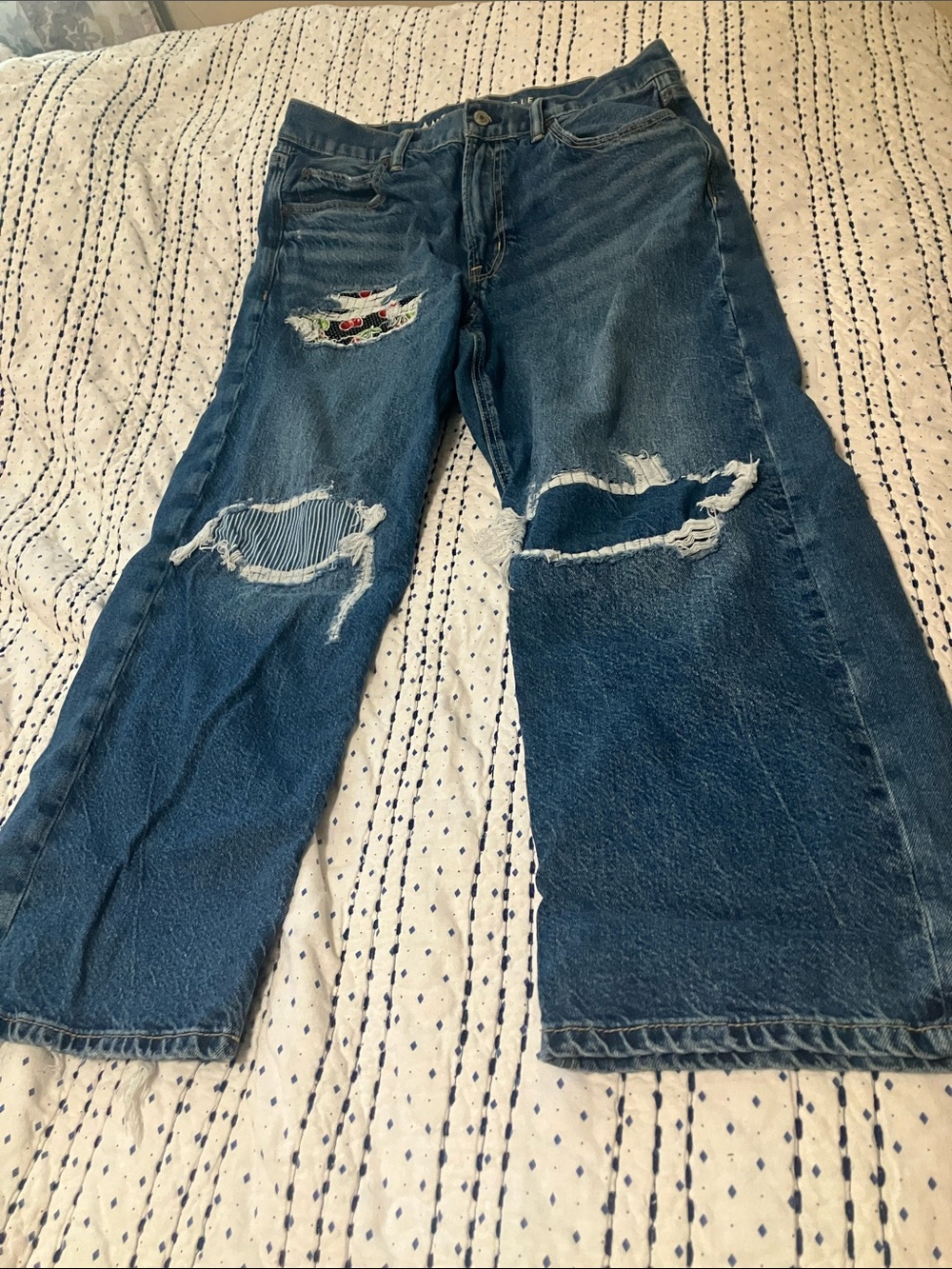 American Eagle Outfitters Distressed Straight-Leg Jeans in Blue